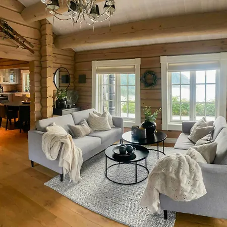 Log With Panoramic Views At Voss Skulestadmo