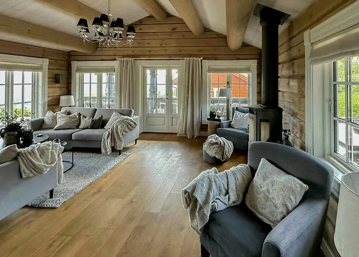 Log With Panoramic Views At Voss Skulestadmo