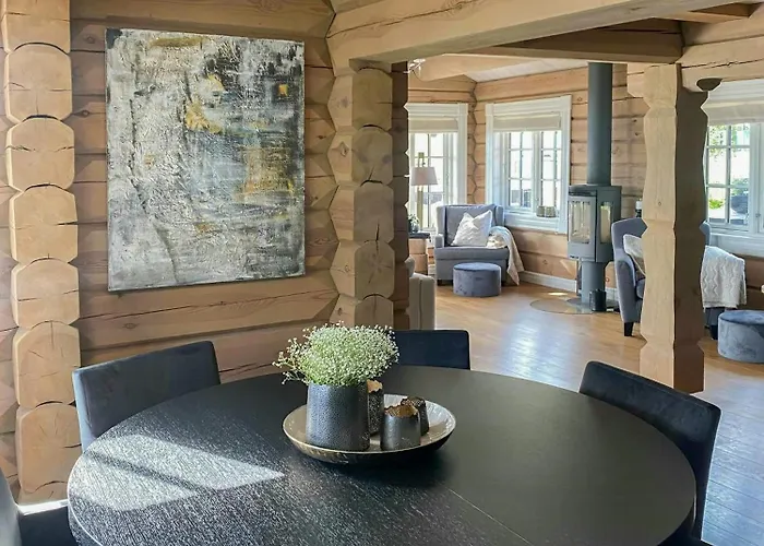 Log With Panoramic Views At Voss * Skulestadmo