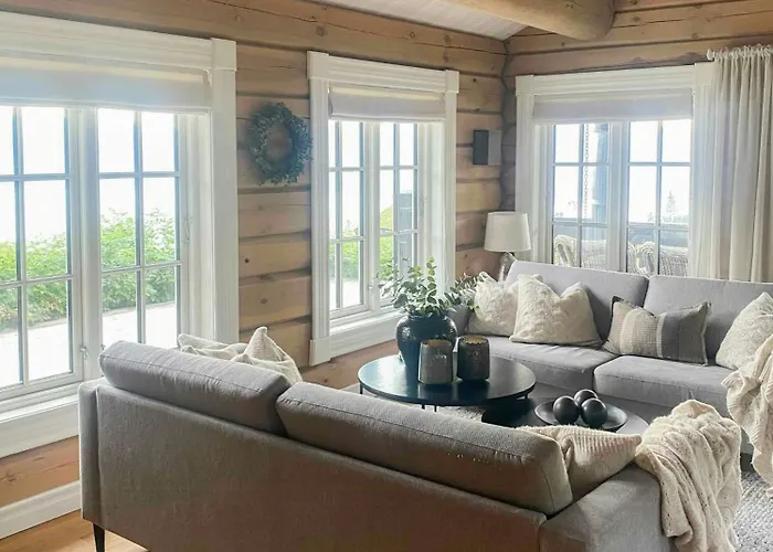 Log With Panoramic Views At Voss